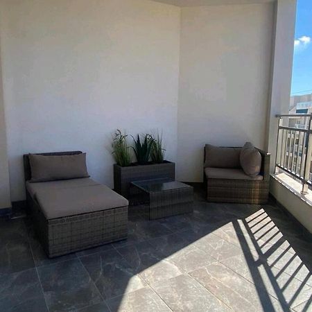 Modern 1 Bedroom Apartment 400M Away From The Sea خليج سانت بول المظهر الخارجي الصورة